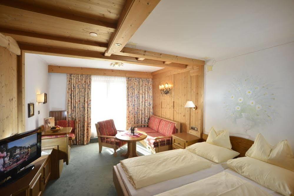 Hotel Residenz Hochland เซเฟลด์ อิน ทิโรล ภายนอก รูปภาพ