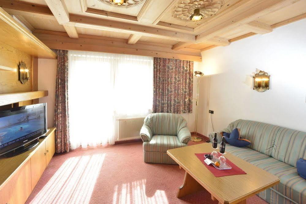 Hotel Residenz Hochland เซเฟลด์ อิน ทิโรล ภายนอก รูปภาพ